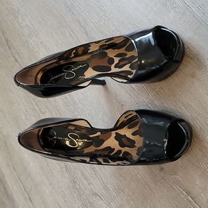 Jessica Simpson pumps